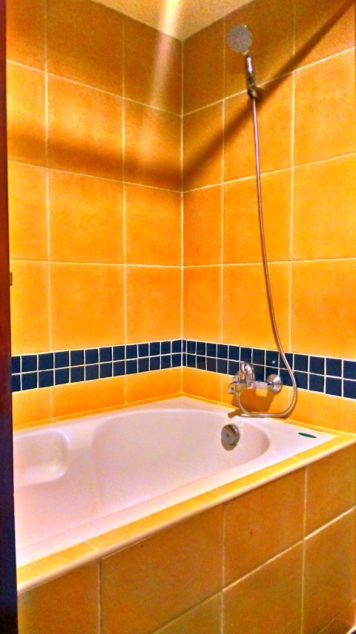 Bodega Phuket Patong (Adults Only) Hostel Ngoại thất bức ảnh
