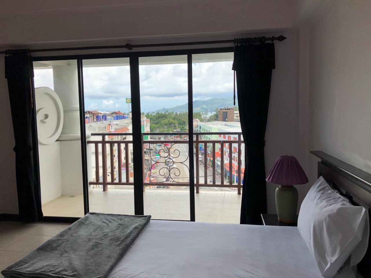 Bodega Phuket Patong (Adults Only) Hostel Ngoại thất bức ảnh